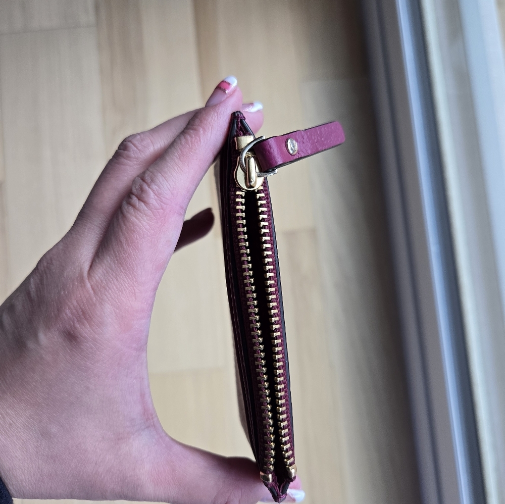 NWOT. Kate Spade Plum Card Wallet - Picture 3 of 3